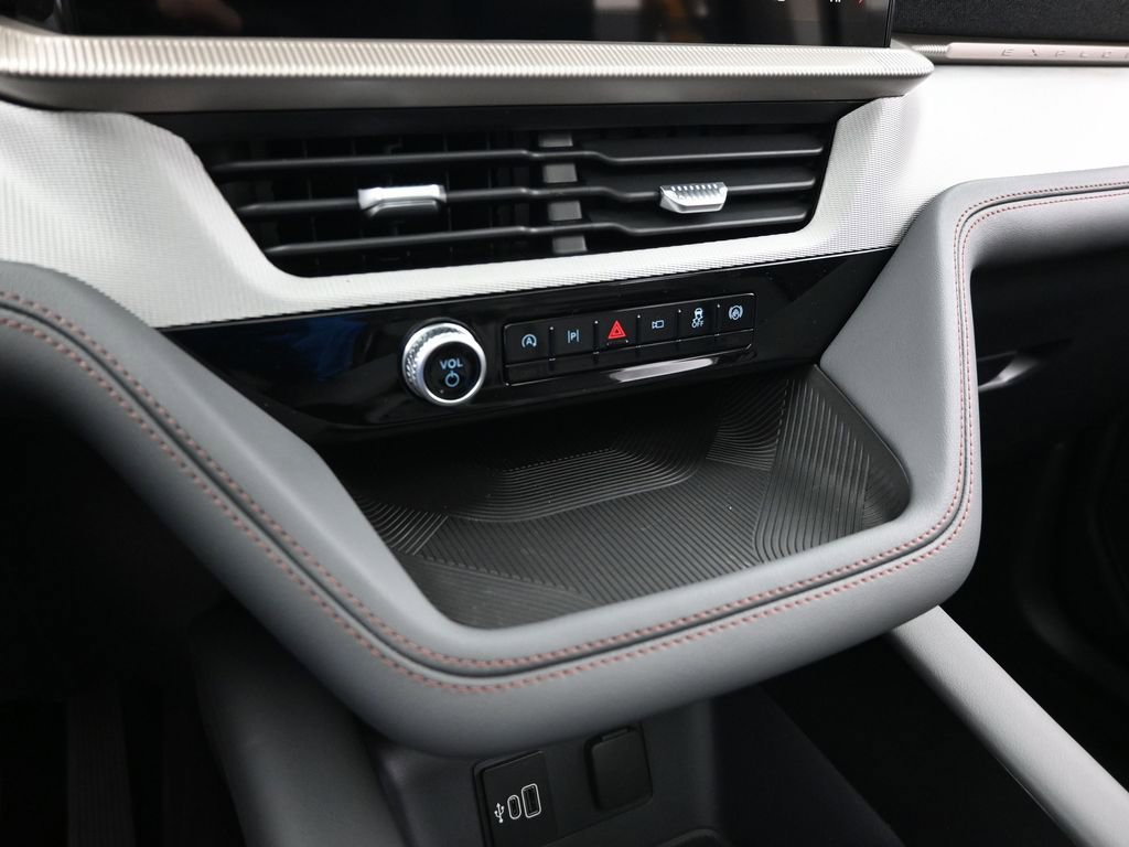 New 2026 Ford Explorer Active image 19