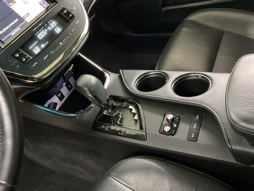 Used 2018 Toyota Avalon Touring image 18