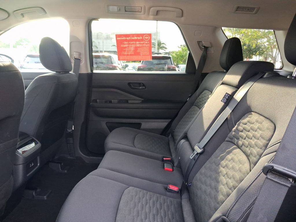 Certified 2024 Nissan Pathfinder SV FWD image 8