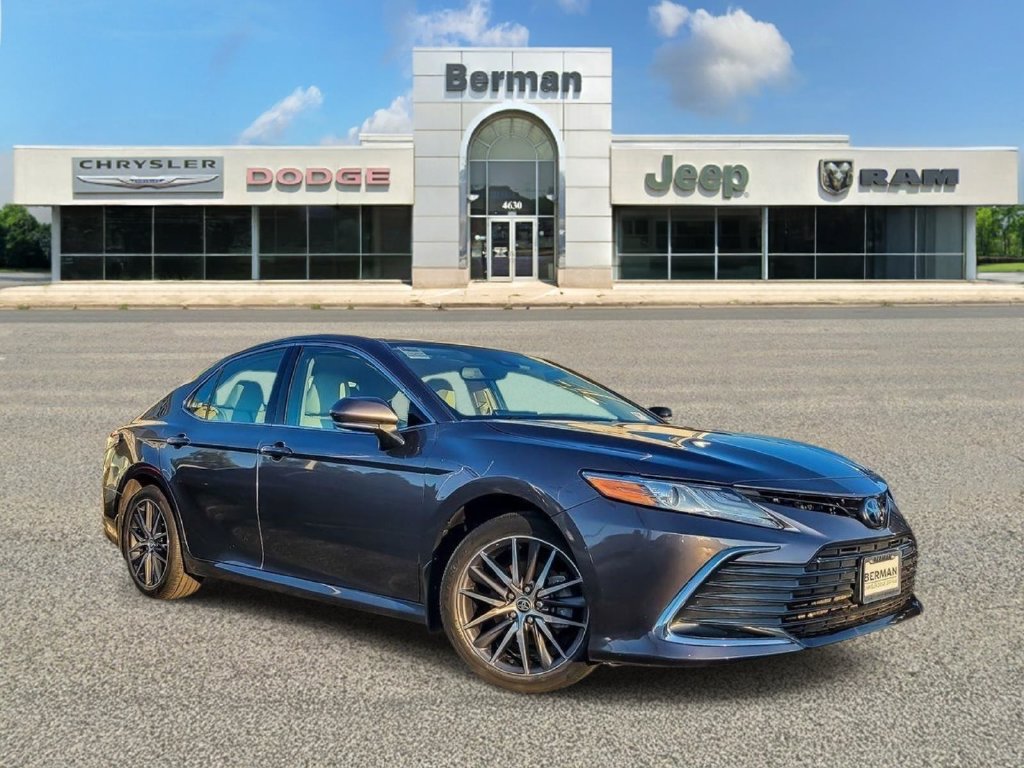 Used 2023 Toyota Camry XLE