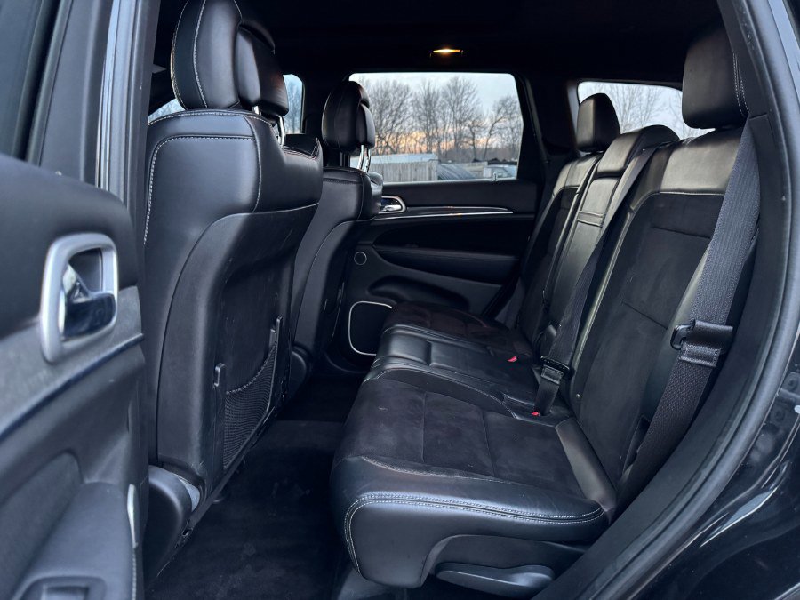 Used 2015 Jeep Grand Cherokee SRT w/ Luxury Group II image 16