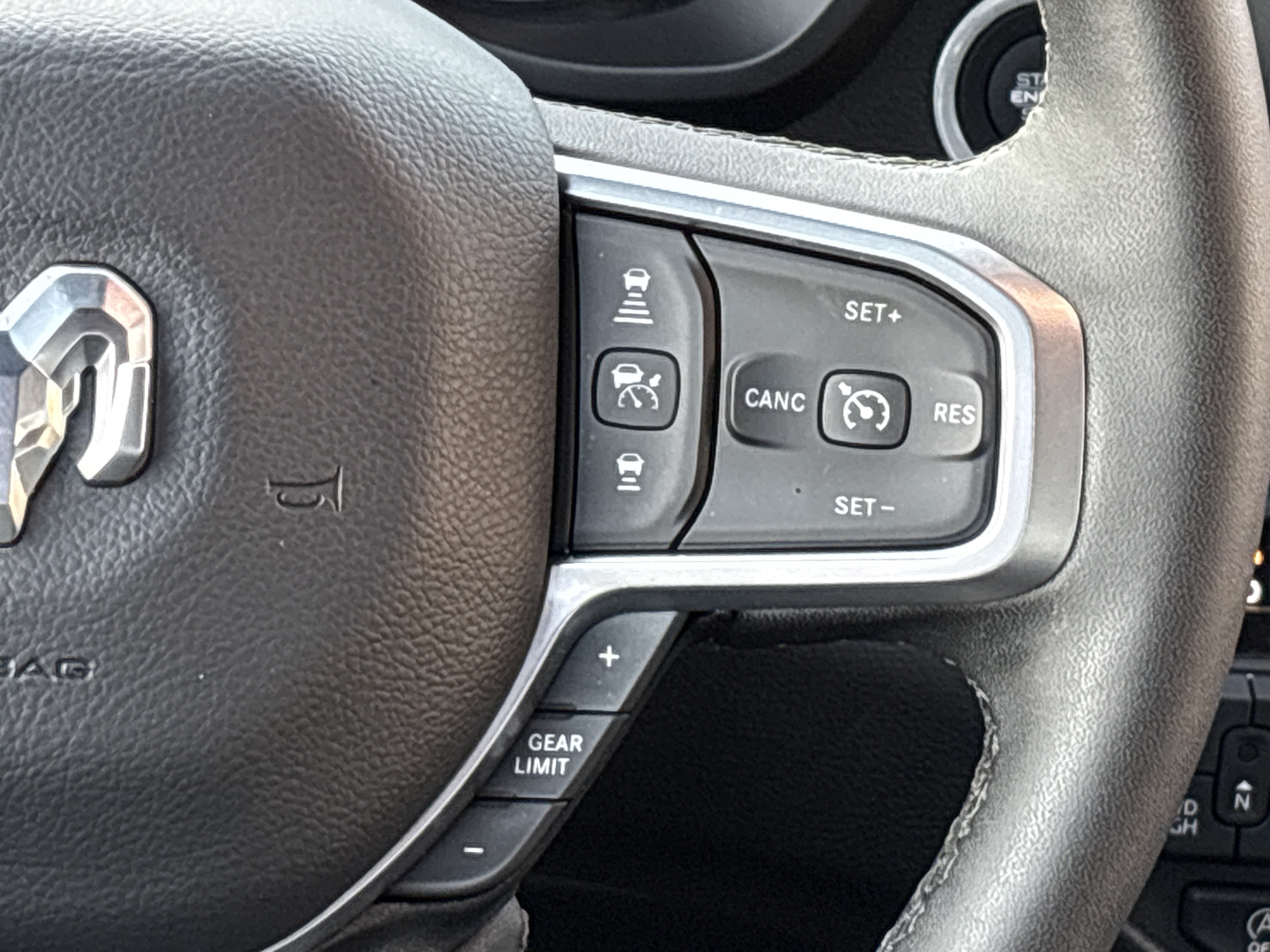 Used 2025 RAM 1500 Big Horn AWD/4WD image 23
