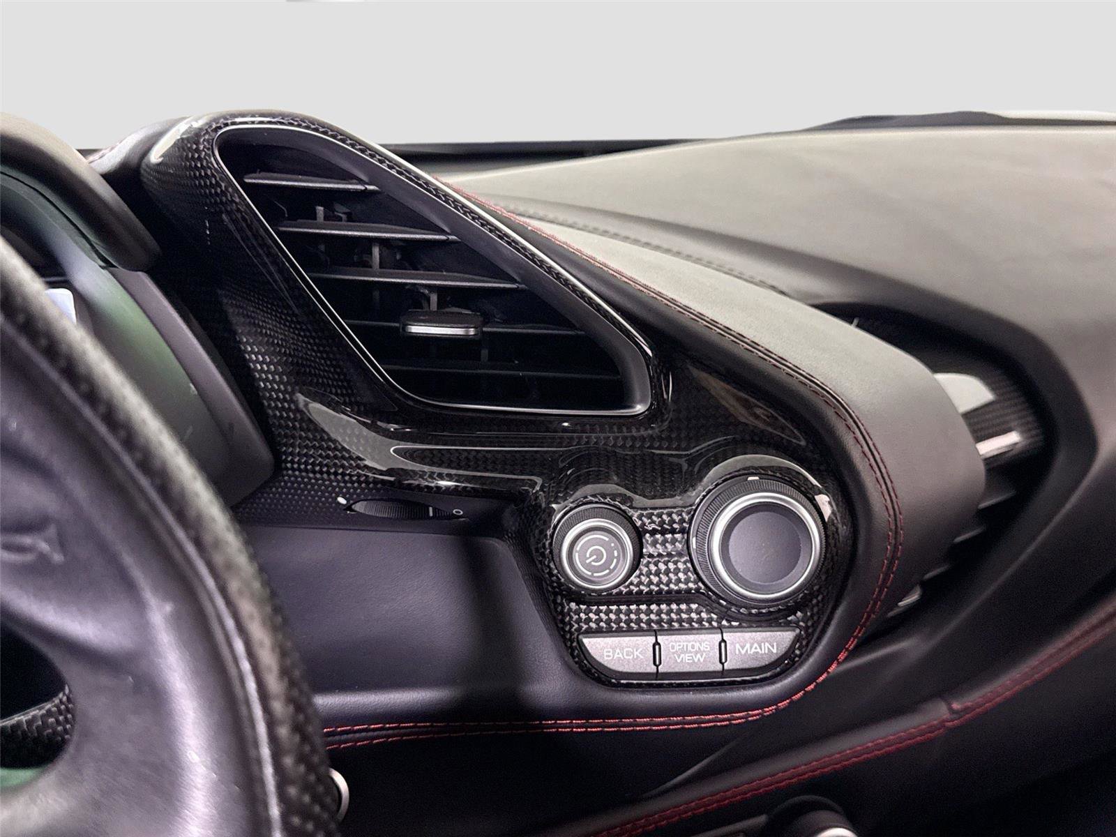 Used 2017 Ferrari 488 GTB RWD image 18
