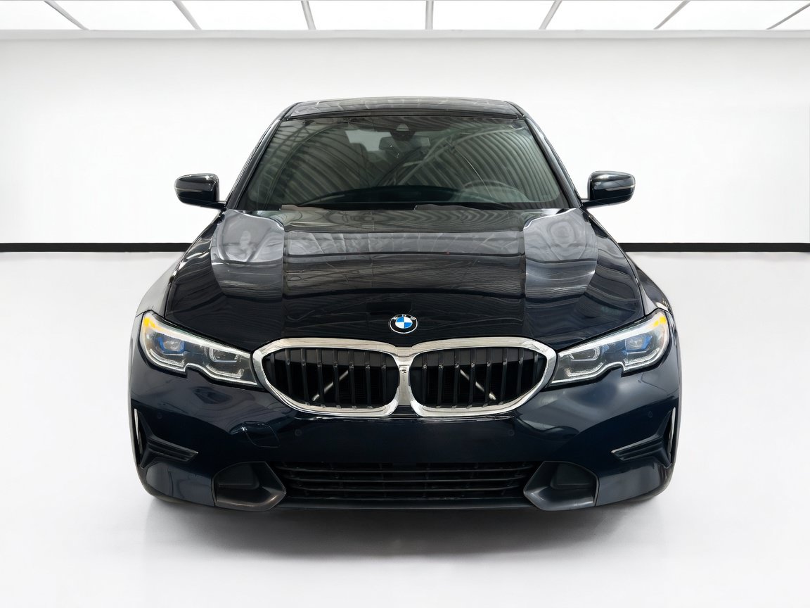 Used 2022 BMW 330i Sedan w/ Premium Package 2 RWD image 2