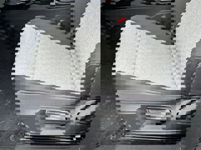 New 2025 Volkswagen ID.4 Pro image 22