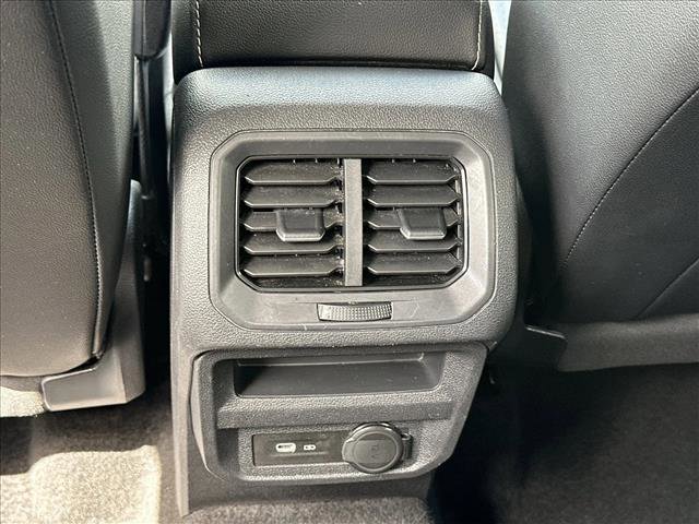 Used 2024 Volkswagen Tiguan SE image 26