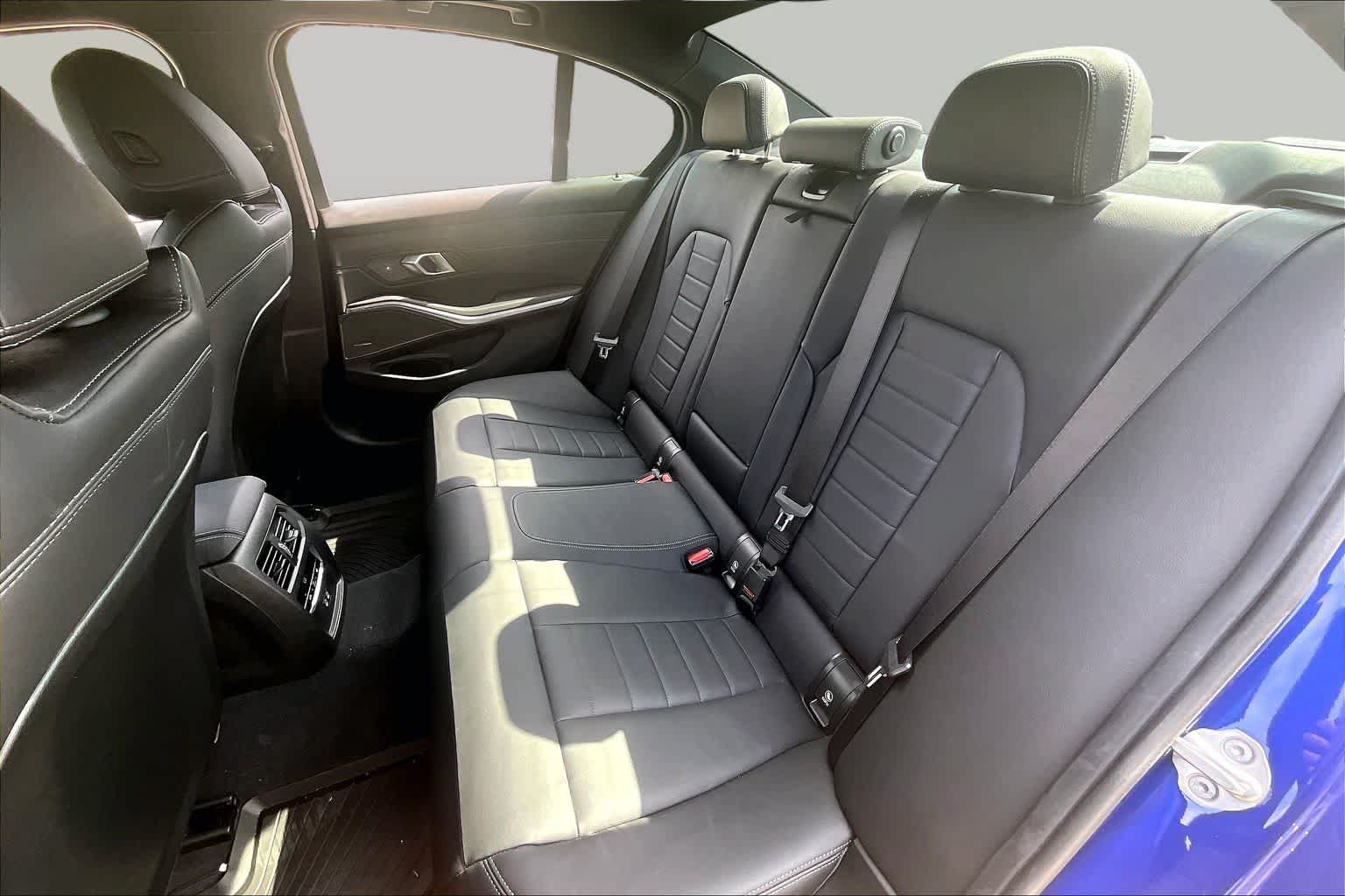 Used 2026 BMW 330i Sedan w/ M Sport Package RWD image 18