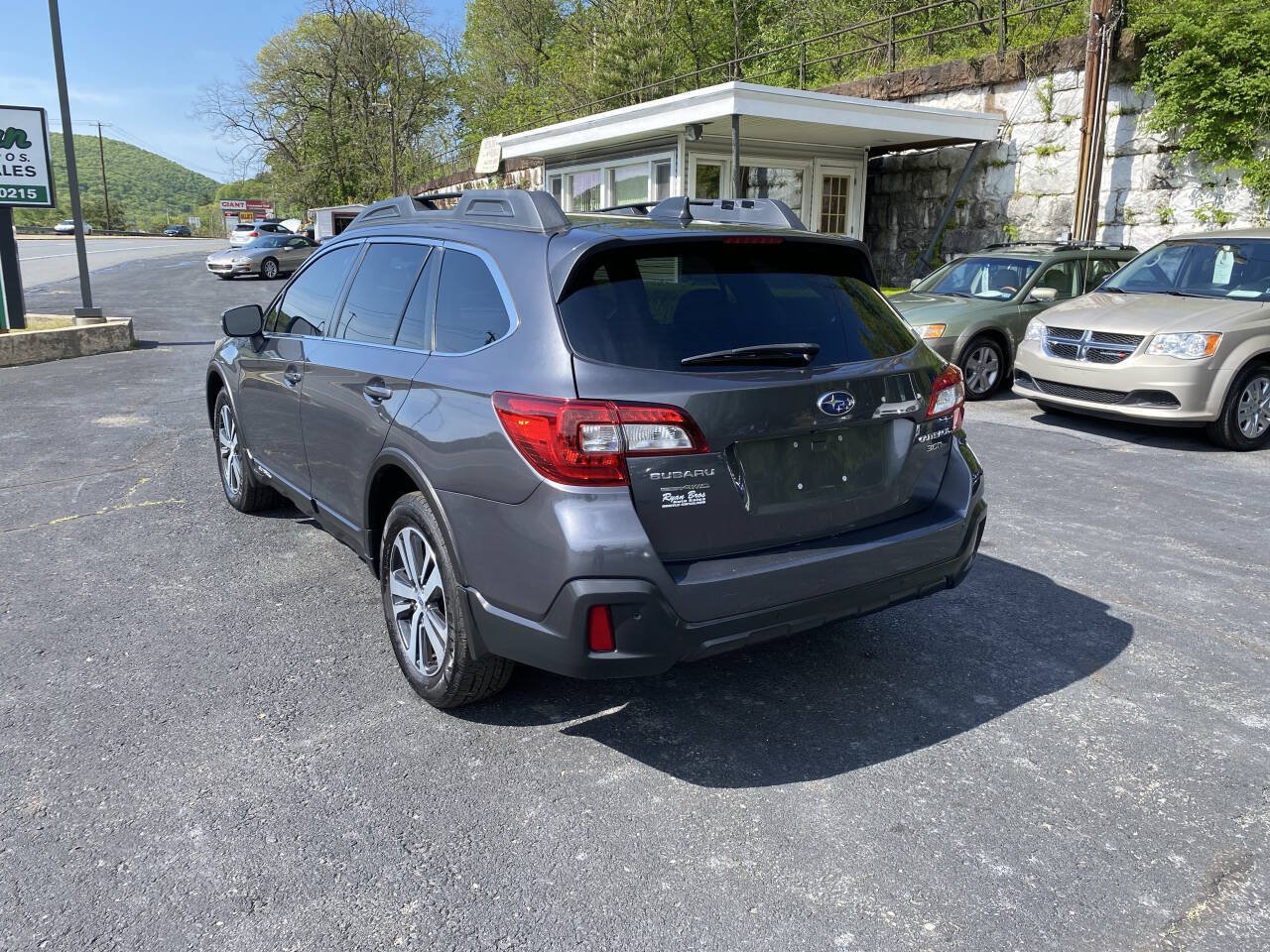 Used 2019 Subaru Outback 3.6R Limited w/ Protection Package #1 AWD/4WD image 3