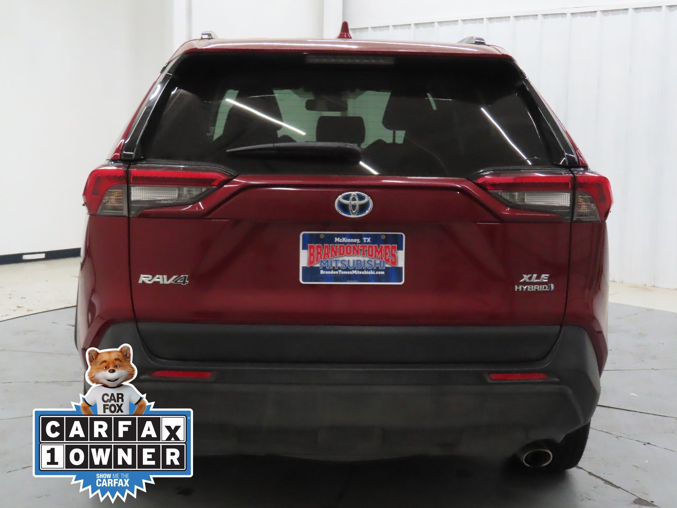 Used 2021 Toyota RAV4 XLE Premium AWD/4WD image 4