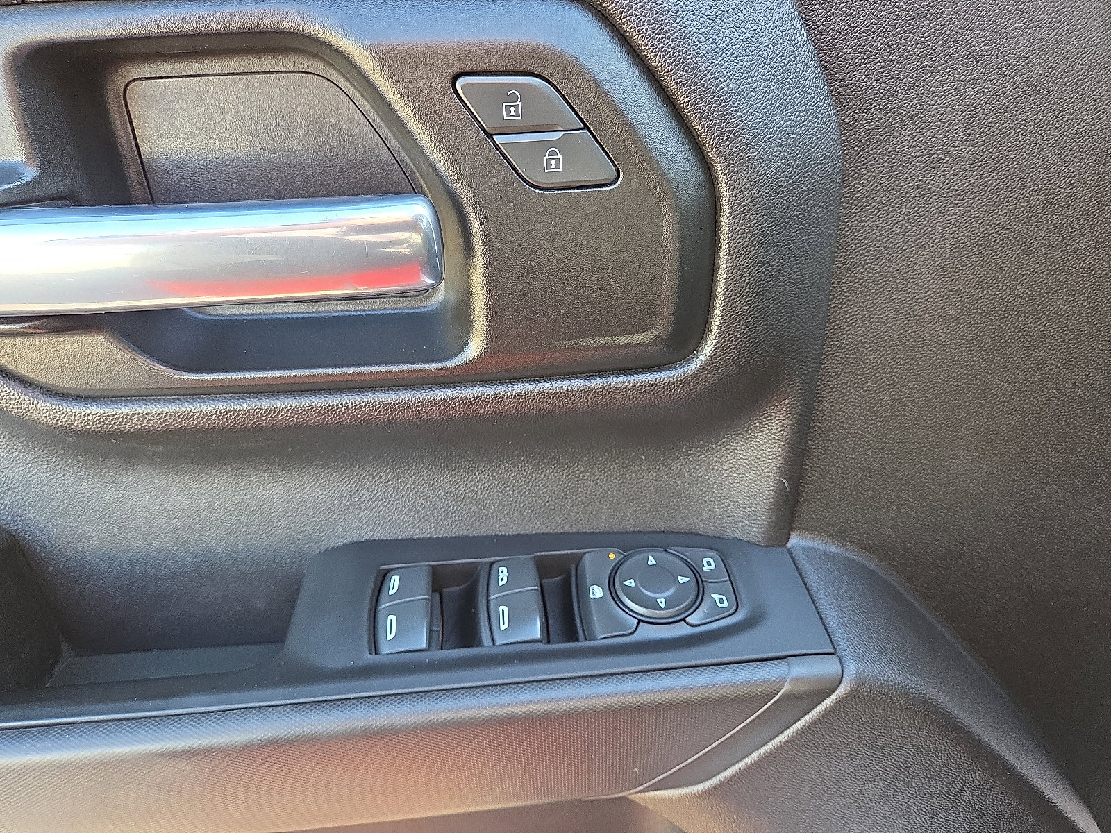 Used 2022 Chevrolet Silverado 1500 W/T w/ Trailering Package AWD/4WD image 12