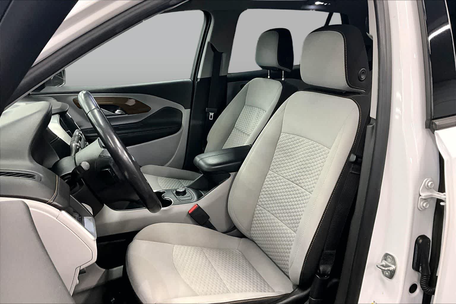 Used 2020 GMC Terrain SLE FWD image 8