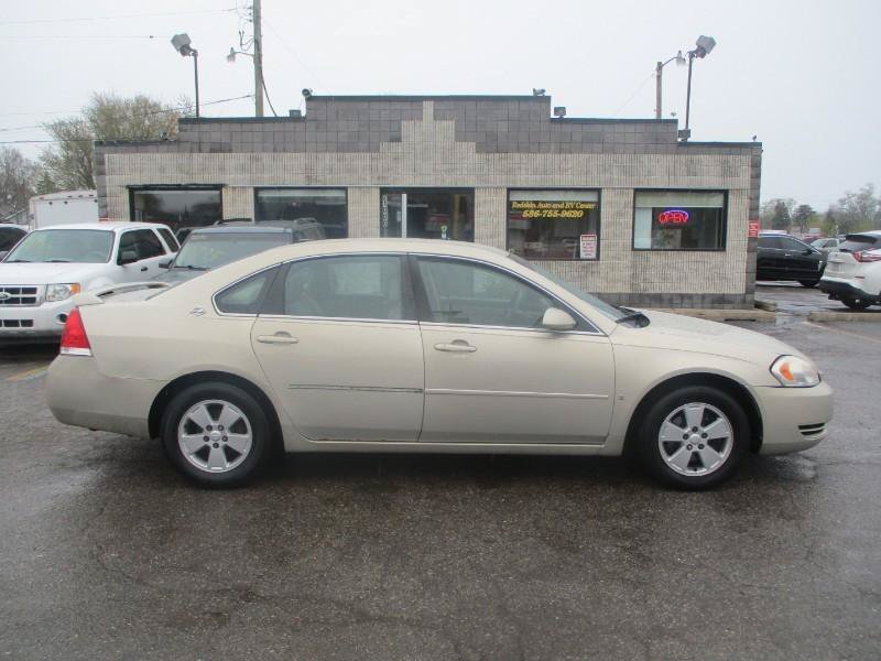Used 2008 Chevrolet Impala LT w/ Luxury Edition Package FWD image 2
