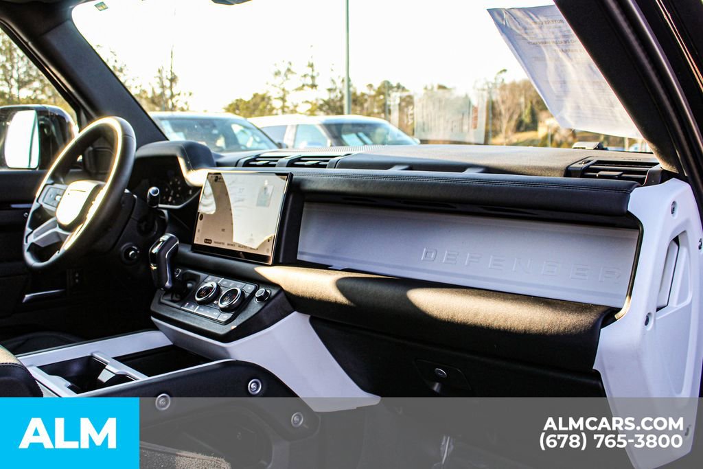Used 2025 Land Rover Defender 110 S image 21