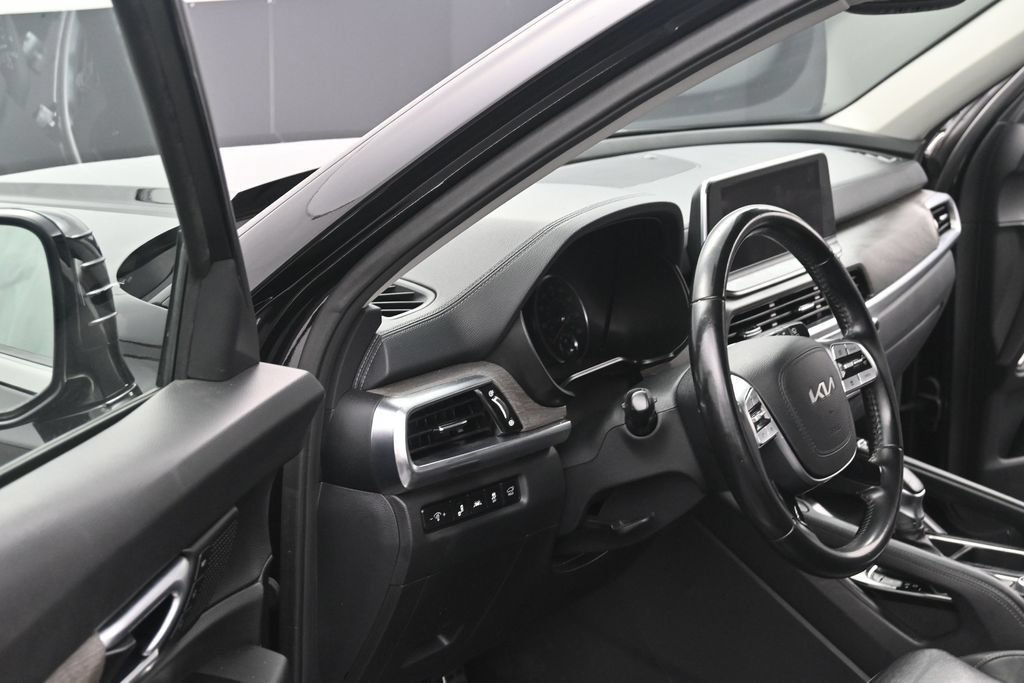 Used 2022 Kia Telluride SX w/ Towing Package FWD image 15