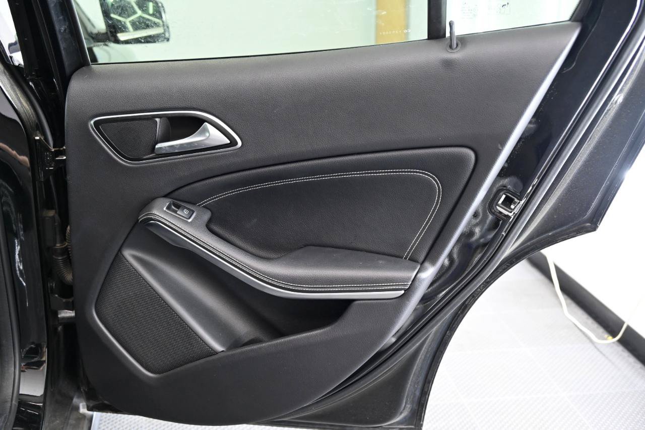 Used 2016 Mercedes-Benz GLA 250 4MATIC image 34