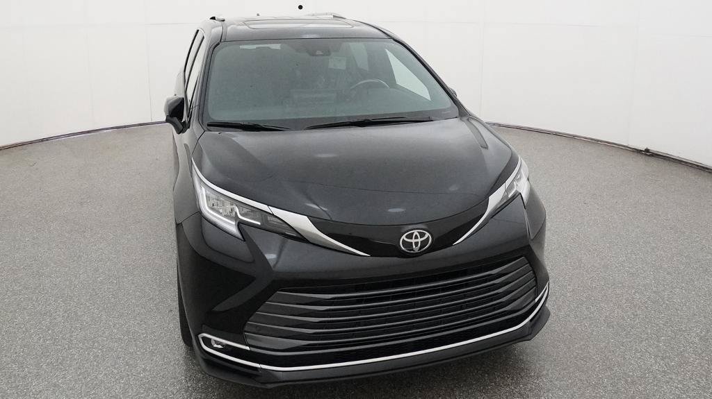 New 2026 Toyota Sienna Limited FWD image 37