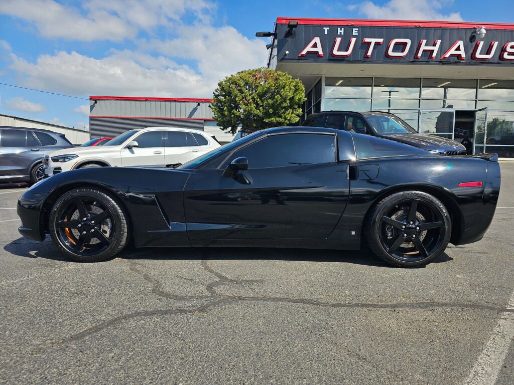 Used 2006 Chevrolet Corvette Coupe w/ Preferred Equipment Group RWD image 2