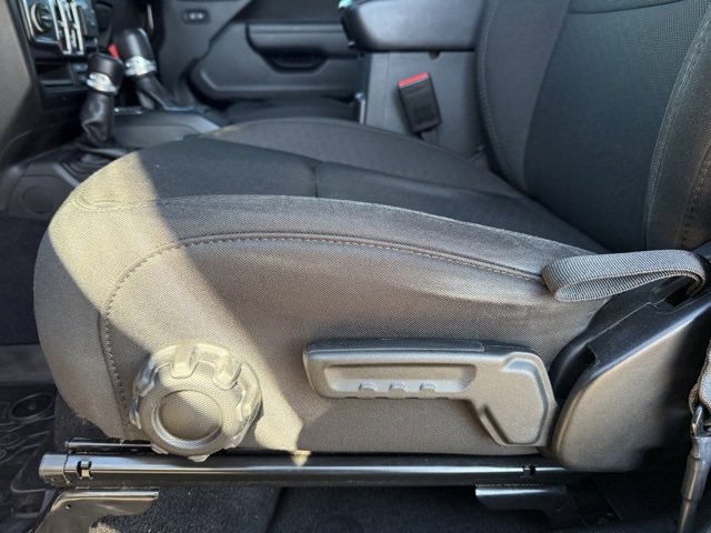 Used 2023 Jeep Gladiator Willys image 13