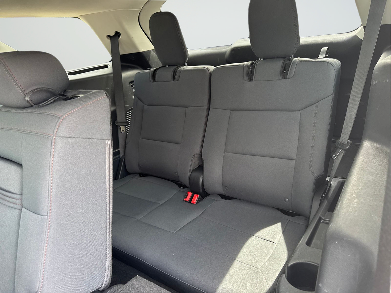 Used 2025 Ford Explorer Active RWD image 32