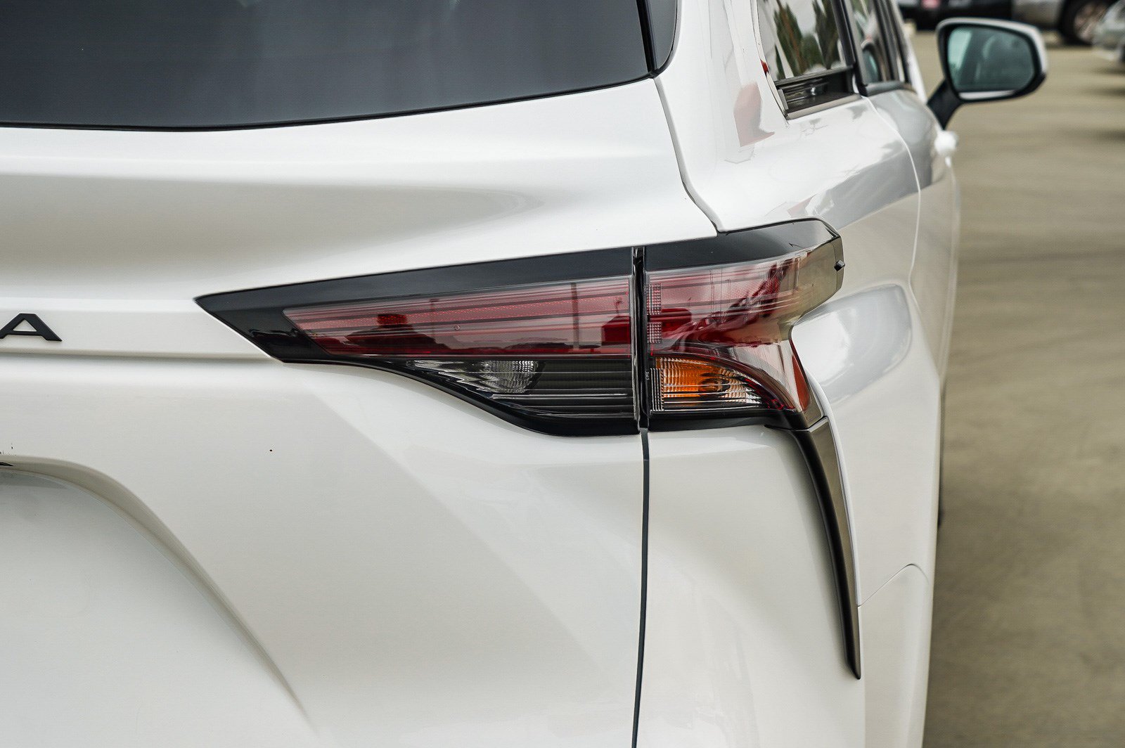 Used 2025 Toyota Sienna LE w/ LE Plus Package AWD/4WD image 8