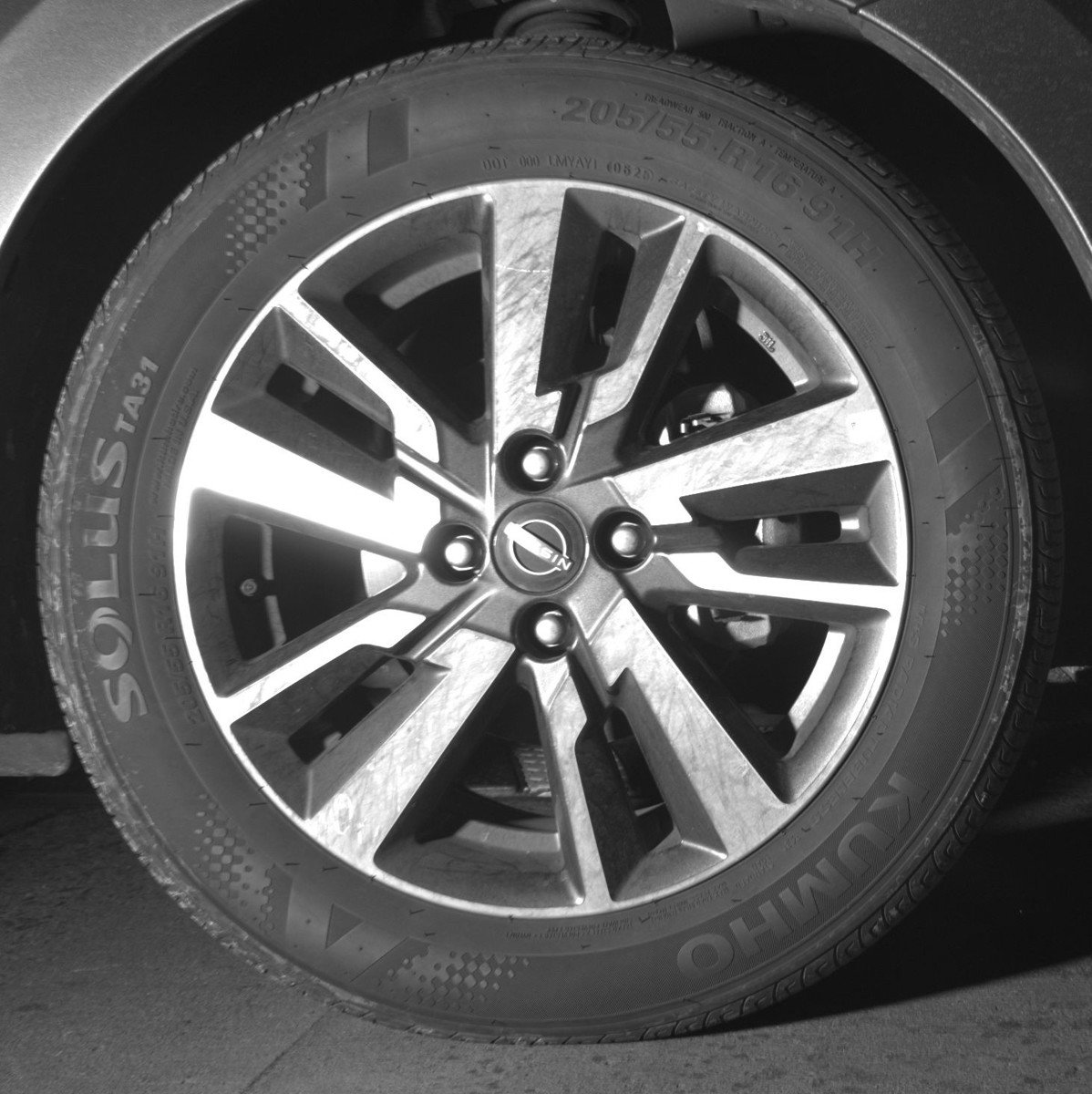 Used 2025 Nissan Versa SV image 13