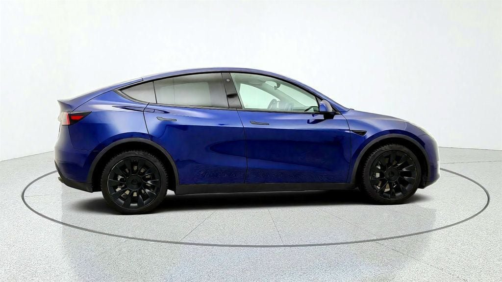Used 2022 Tesla Model Y Long Range AWD/4WD image 4