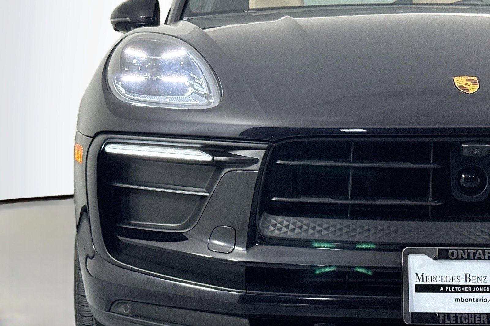 Used 2025 Porsche Macan AWD/4WD image 13