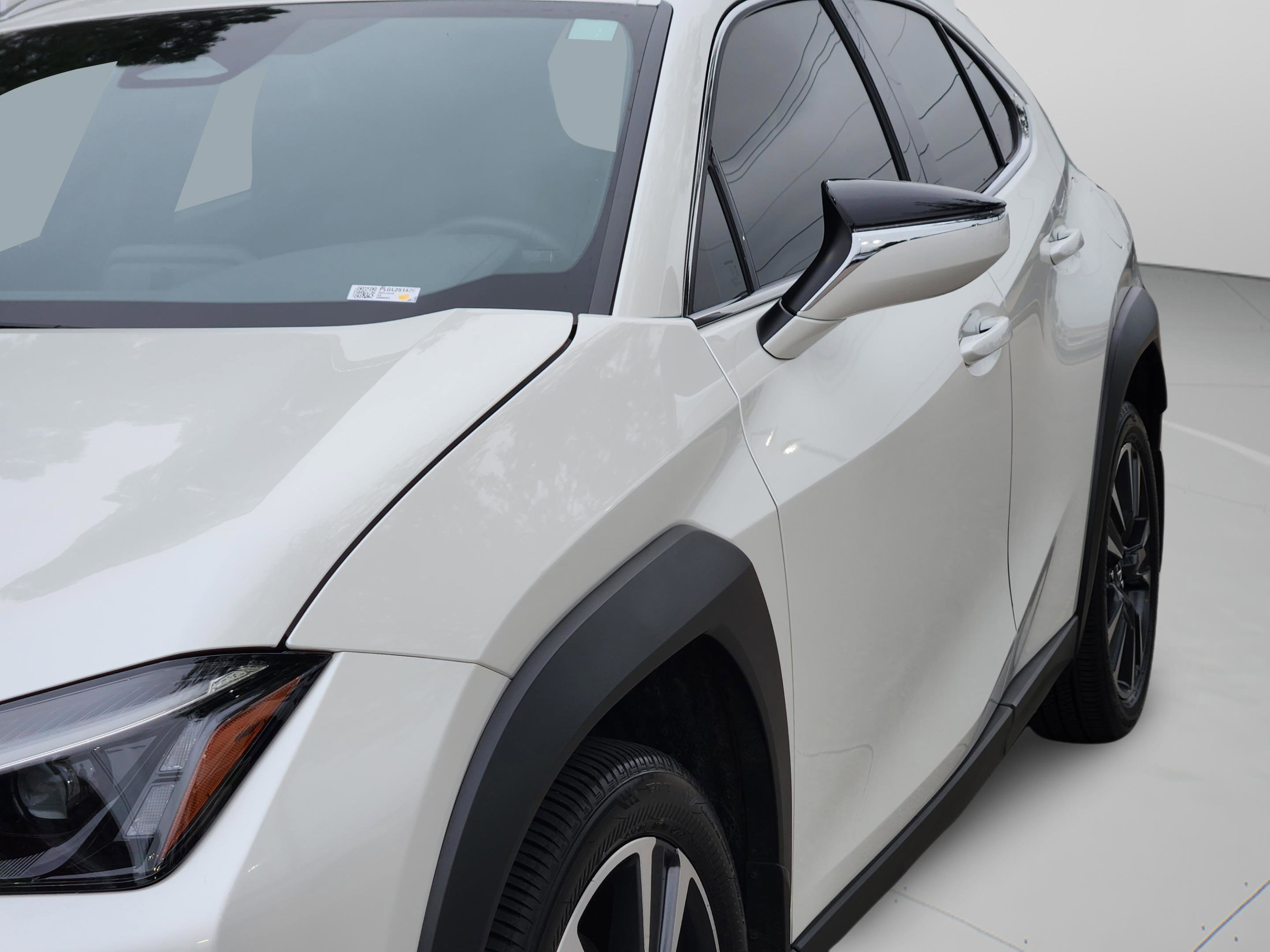 Certified 2025 Lexus UX 300h FWD w/ Accessory Package (Z1) image 39