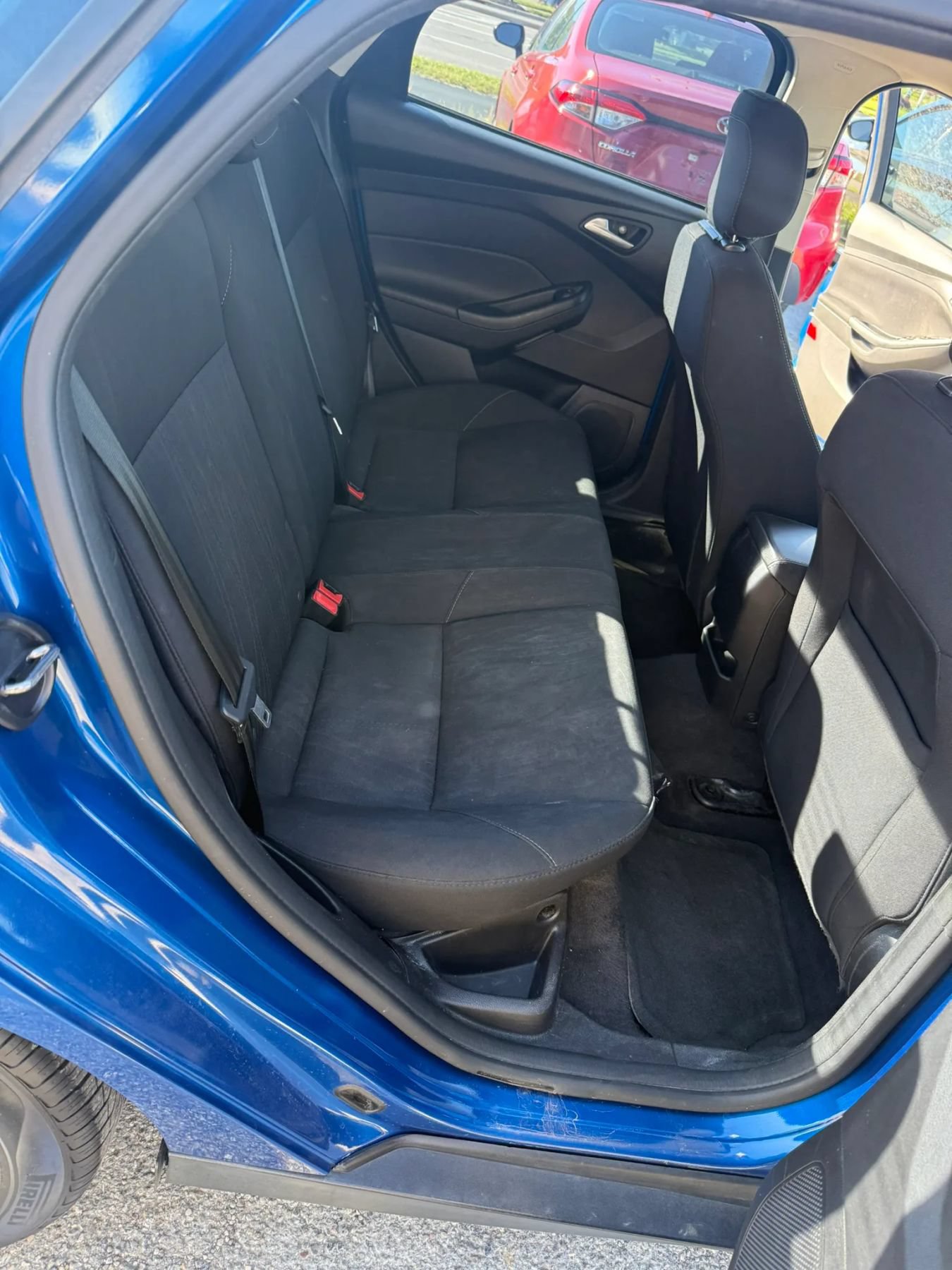 Used 2018 Ford Focus SE FWD image 19