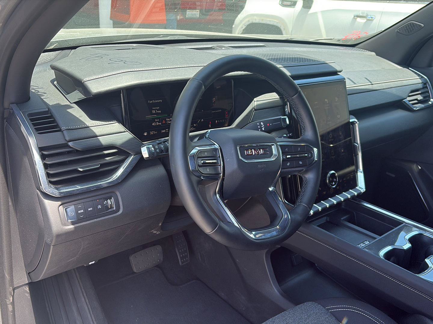 Used 2025 GMC Acadia Elevation AWD/4WD image 9
