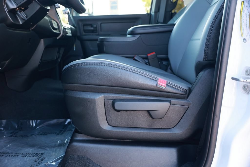 New 2026 RAM 3500 Tradesman AWD/4WD image 17