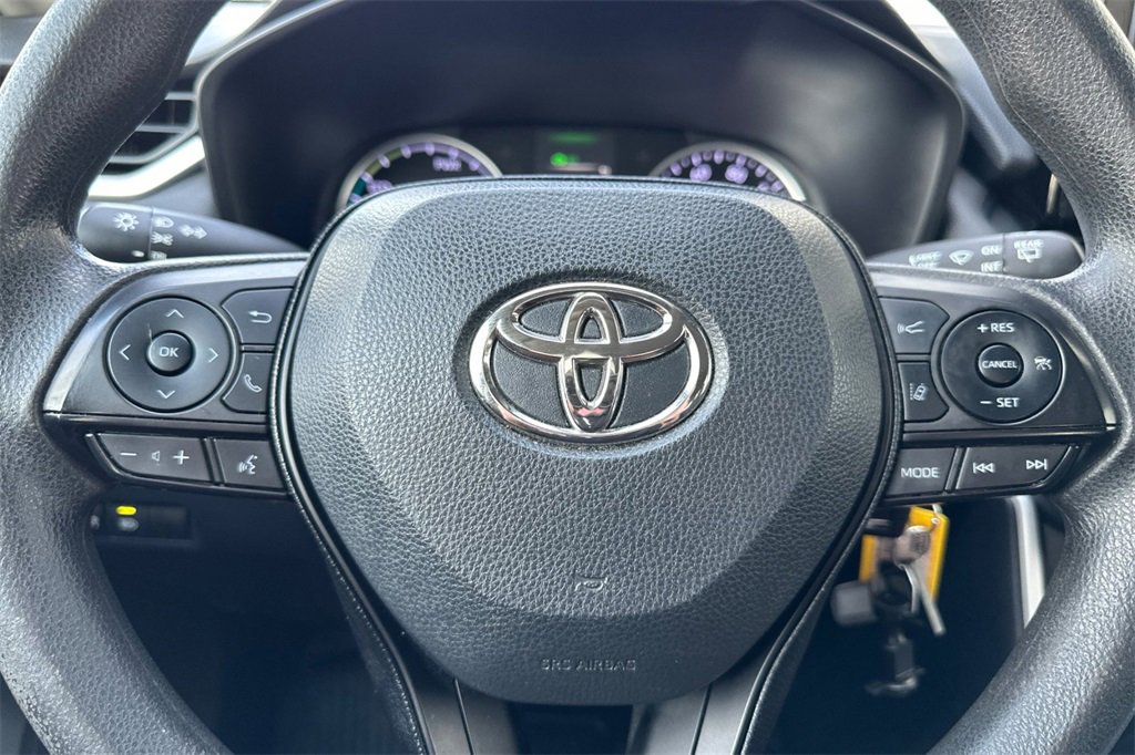 Used 2020 Toyota RAV4 LE image 24