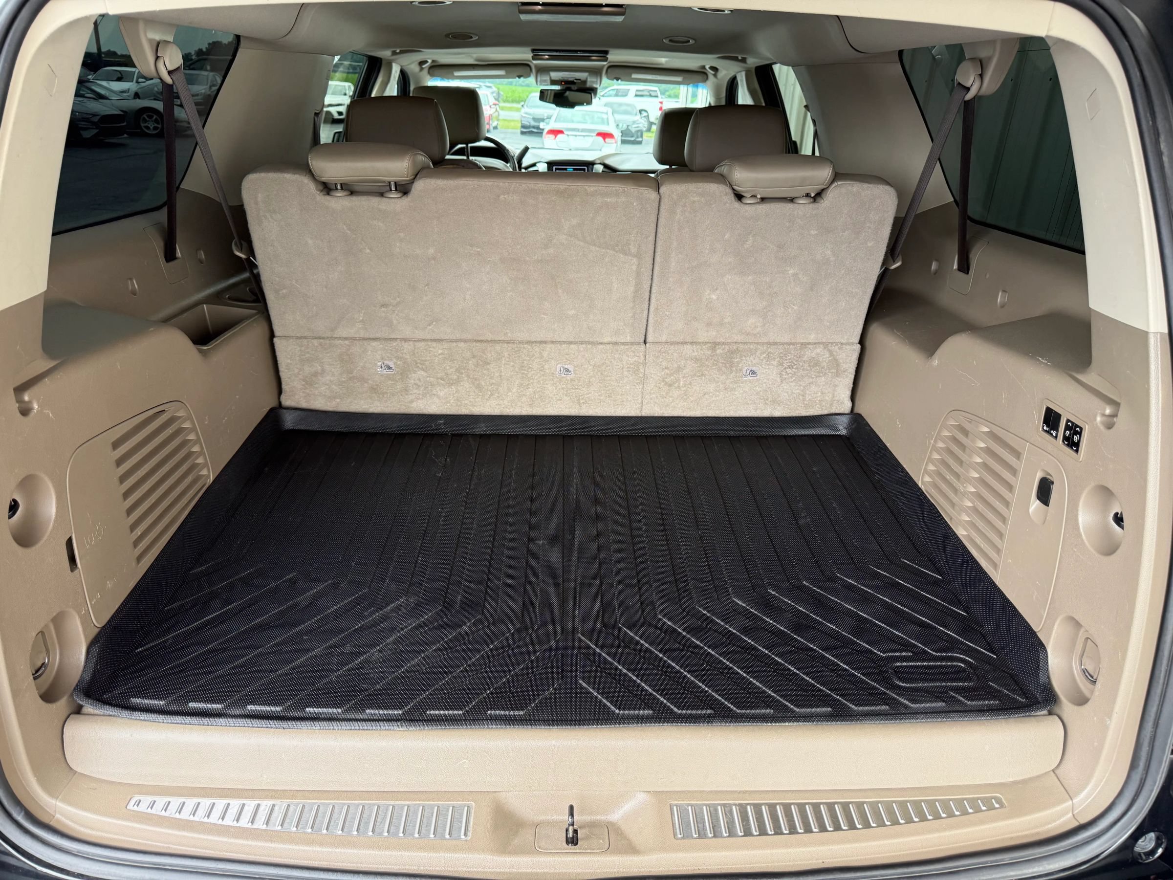 Used 2020 Chevrolet Suburban Premier AWD/4WD image 6