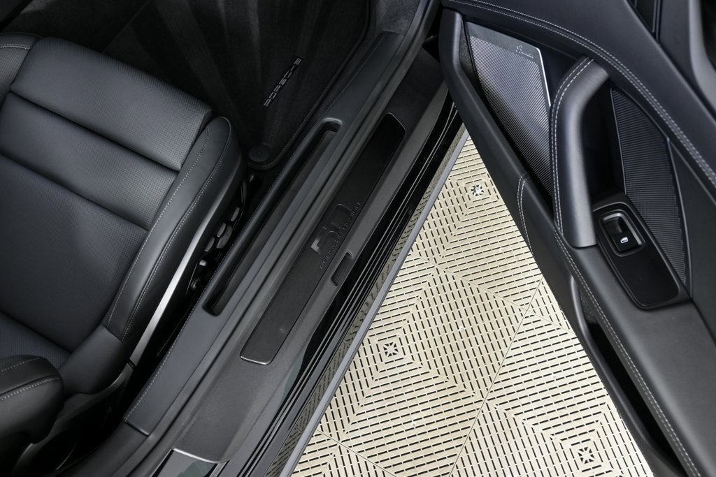 Certified 2024 Porsche 911 image 23