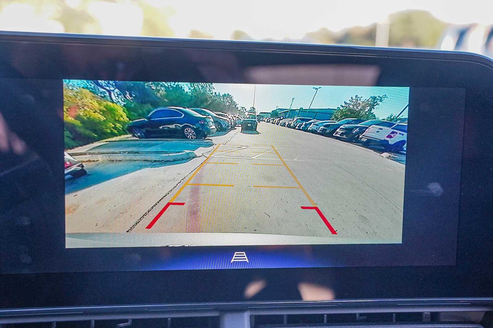 Used 2024 Chevrolet Trax RS w/ Sunroof Package image 17