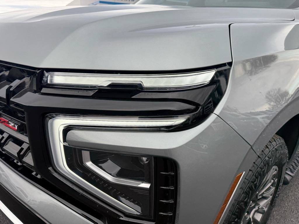 Used 2025 Chevrolet Tahoe Z71 w/ Z71 Off-Road Package AWD/4WD image 13