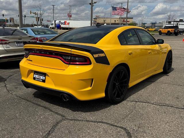 Used 2018 Dodge Charger R/T RWD image 4