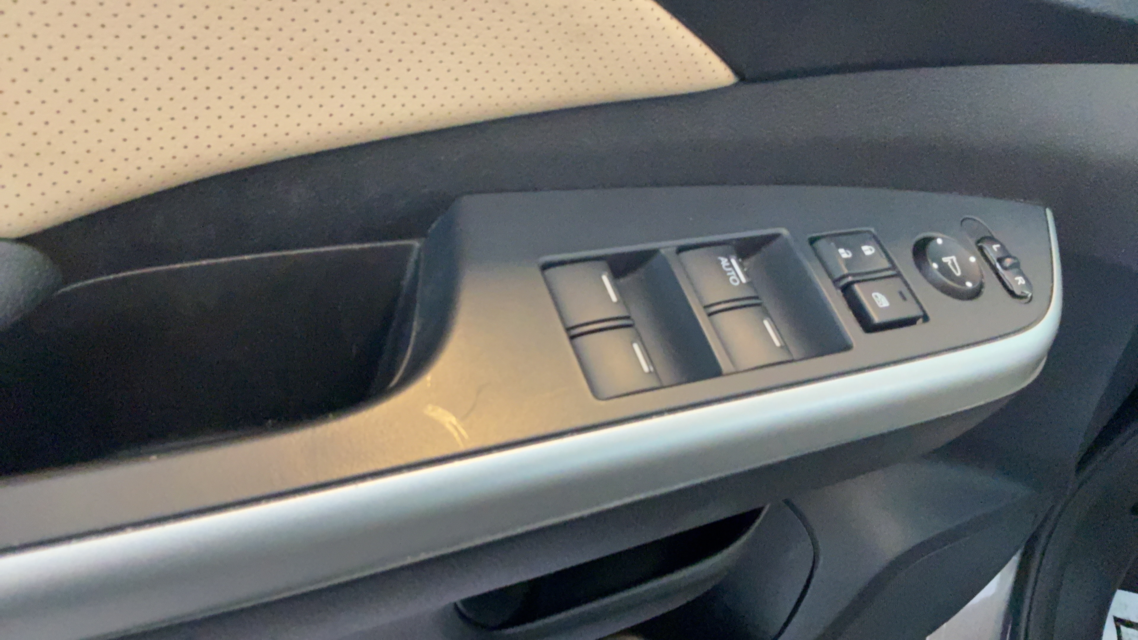 Used 2015 Honda CR-V EX-L image 24