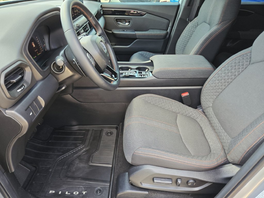 Certified 2026 Honda Pilot Sport image 13