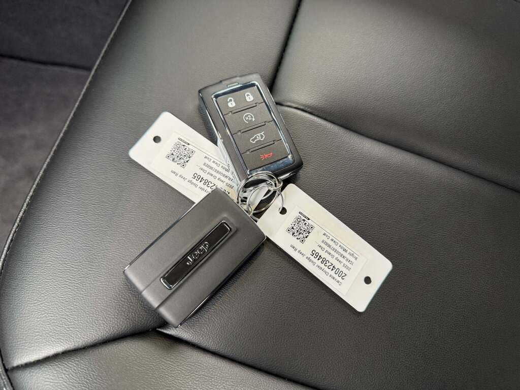 New 2025 Jeep Grand Cherokee L Limited image 28