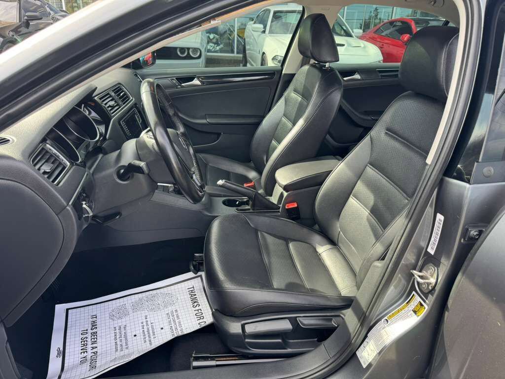 Used 2016 Volkswagen Jetta SEL FWD image 10