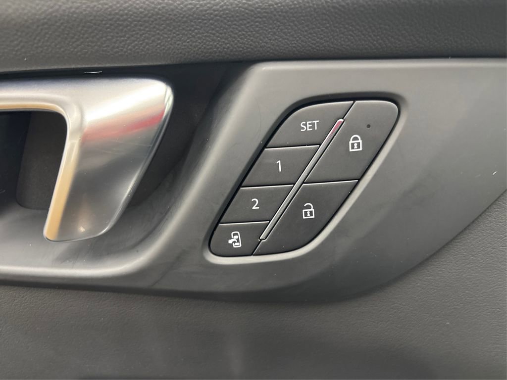 Certified 2025 Buick Enclave Sport Touring w/ Power Package image 26