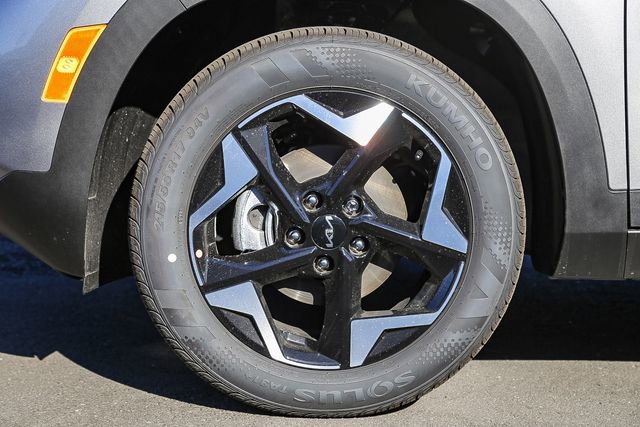 New 2026 Kia Seltos S FWD image 11