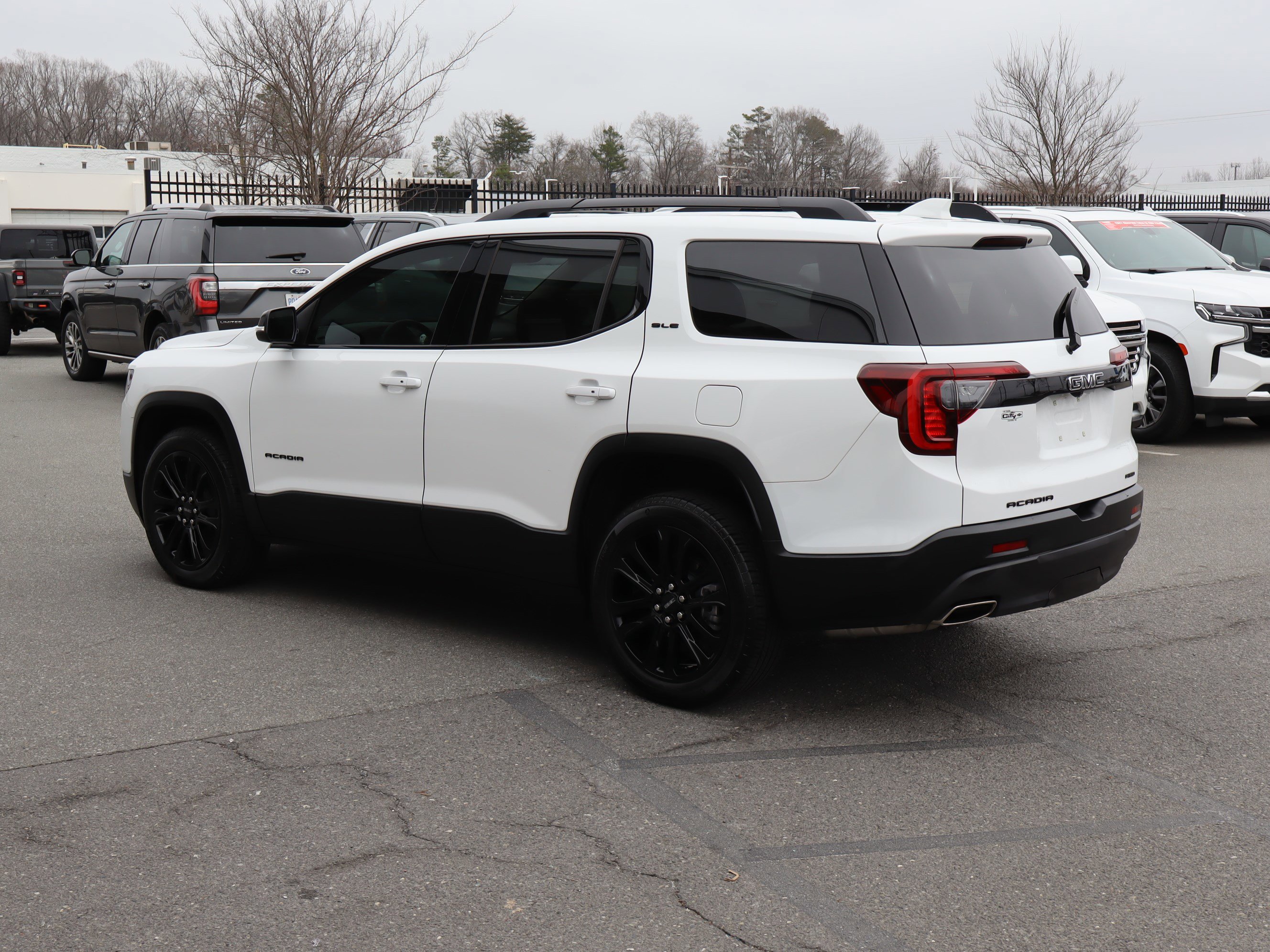 Certified 2023 GMC Acadia SLE w/ Driver Convenience Package image 8