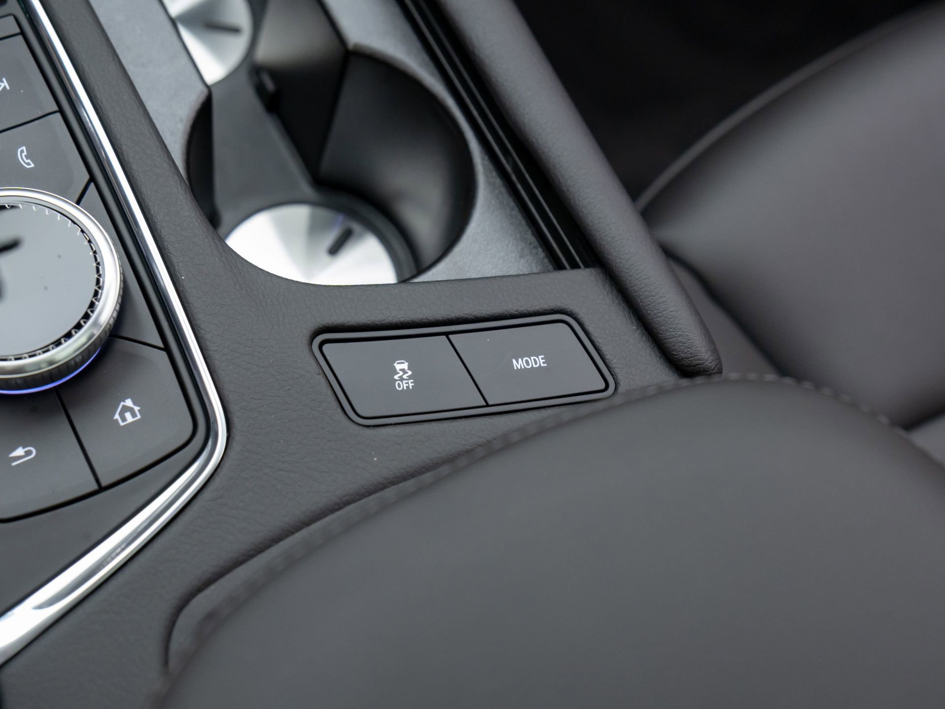 New 2025 Cadillac XT6 Luxury image 26