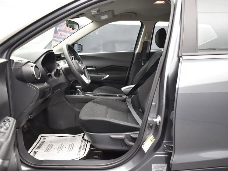 Used 2023 Nissan Kicks SV image 15