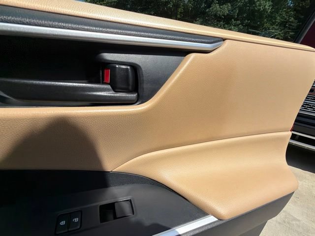Used 2019 Toyota RAV4 LE FWD image 79