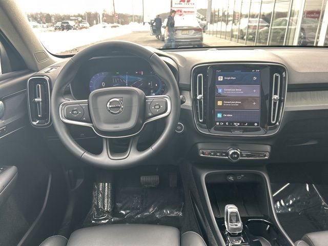 Certified 2025 Volvo XC40 B5 Plus image 18