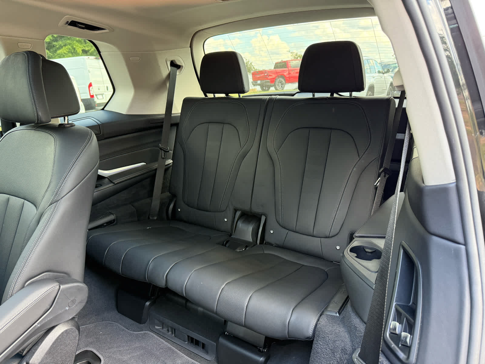 Used 2022 BMW X7 xDrive40i w/ Premium Package AWD/4WD image 28