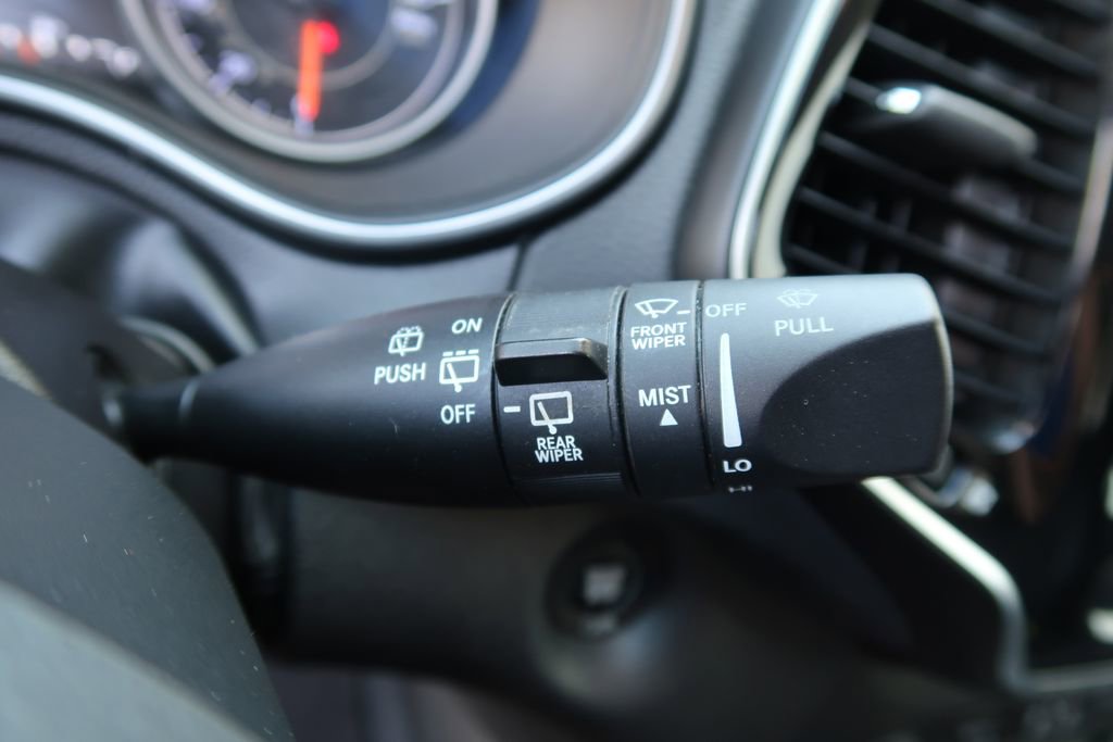 Used 2019 Jeep Cherokee Limited image 19